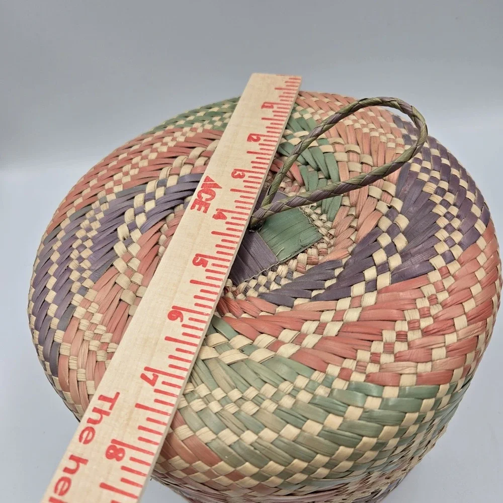 Vtg‎ Handwoven Bright Multi Color Pitcairn Island Basket W/ Lid Round 7x8 Inch